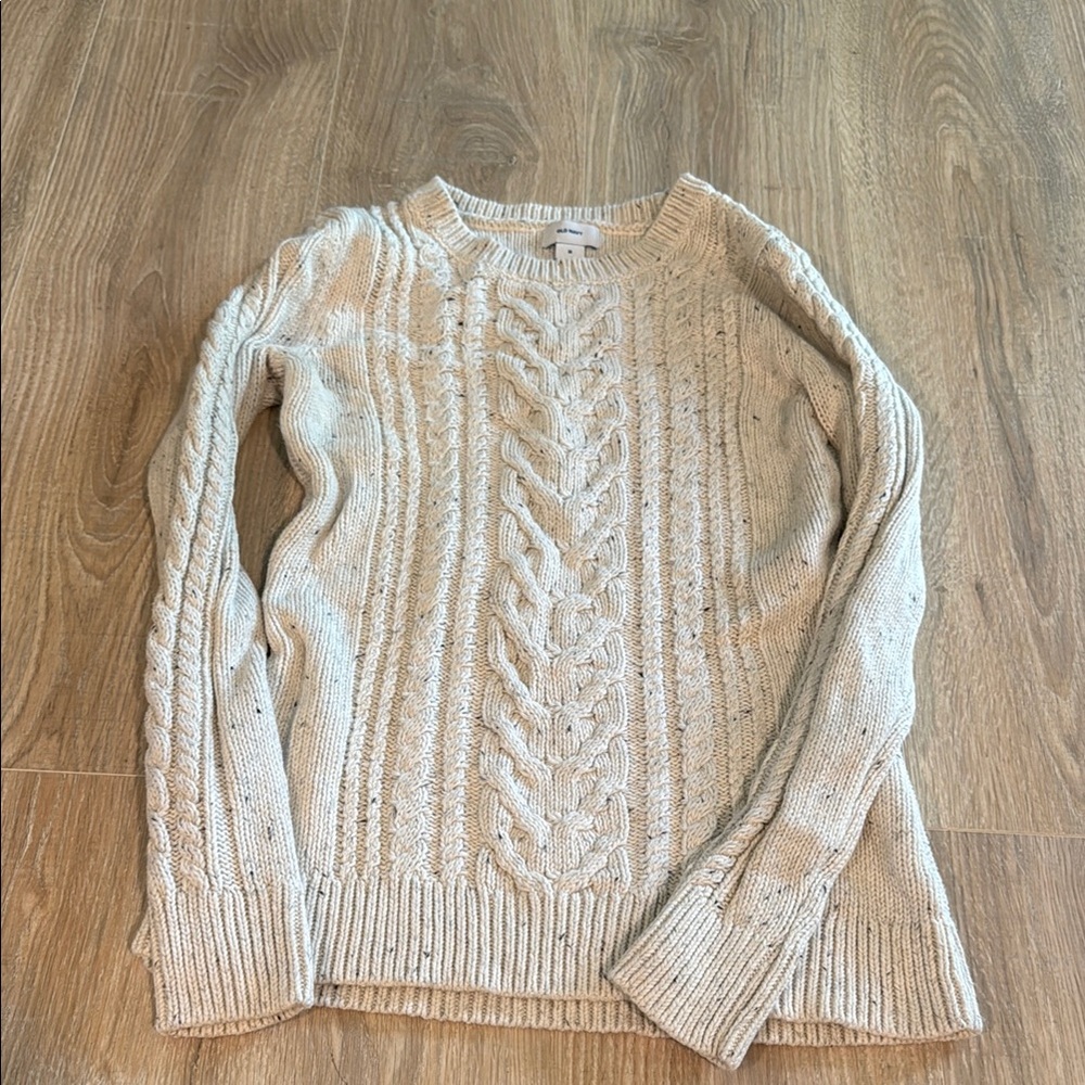 Old Navy Cable Knit Cream Sweater Medium